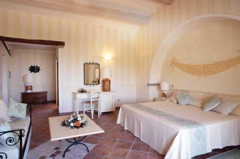 Lh Hotel Pozzo Sacro Olbia Dış mekan fotoğraf